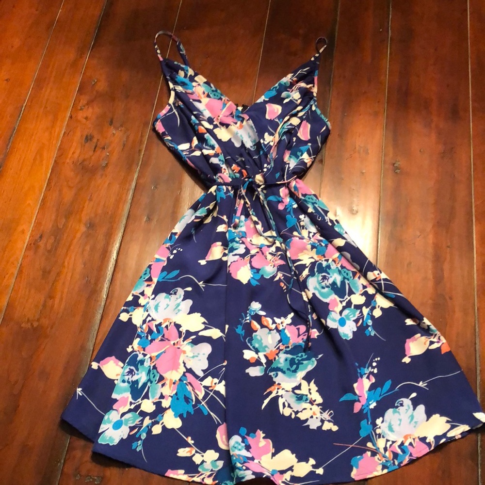 Yumi Kim Beautiful Navy Floral Printed Sundress Size Large